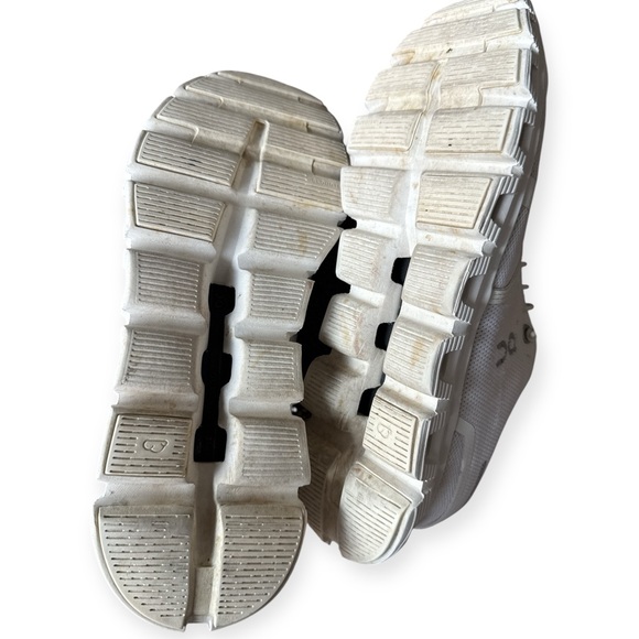 On Running Women’s White Athletic Sneakers - Picture 8 of 8